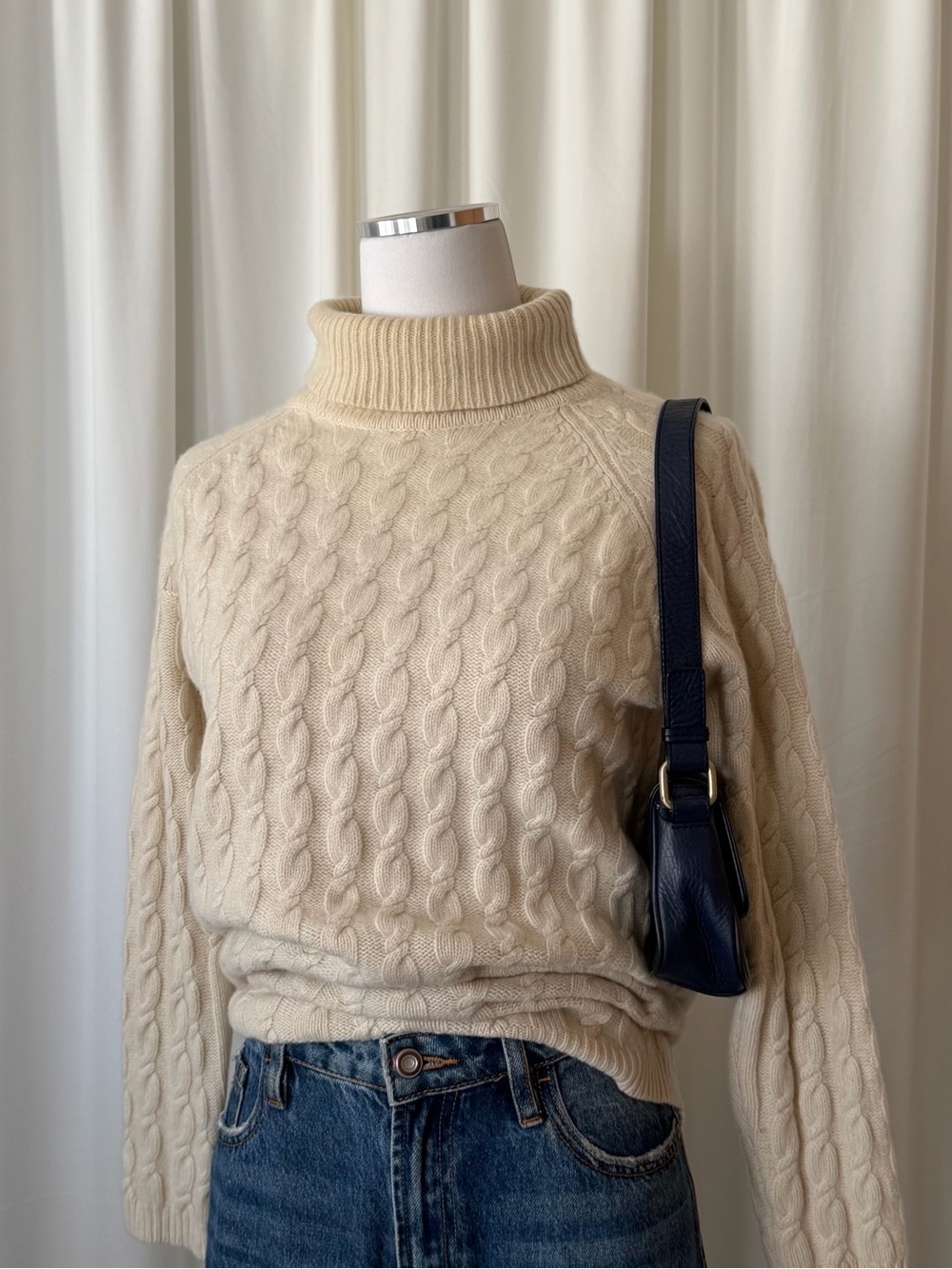 Mendocino Vintage 100% Cashmere Cable Knit Turtleneck Sweater Cream Small.